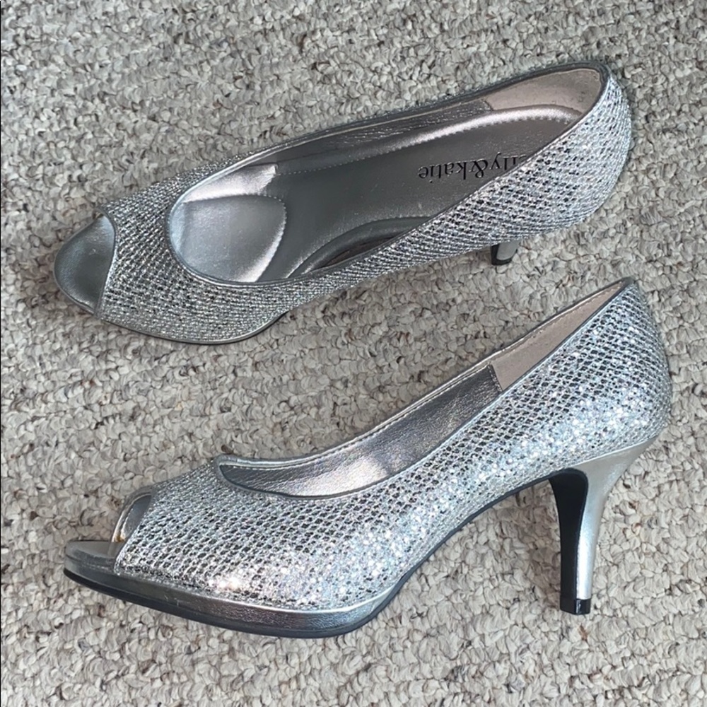 Kelly & Katie Silver Sparkle Peep Toe Heels